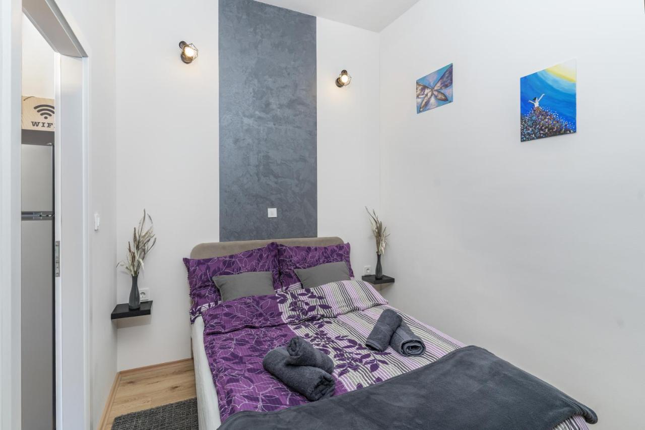 Stunning Apartment In Quiet Street Near Center With Free Parking 4 Floor 里耶卡 外观 照片